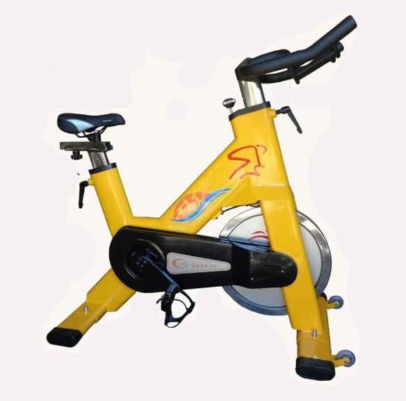 动感单车健身车超静音有氧脚踏运动单车商用家用健身 室内健身器材长期供货